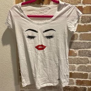 White shirt with red lips